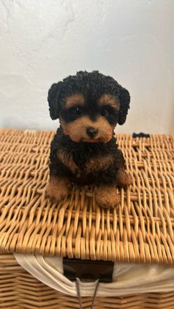 Realistic dog statue