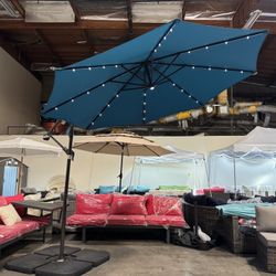 New 10’ Outdoor Patio Offset Cantilever Umbrella w/ Solar LED Light