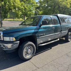 Lifted V10 Ram 2500 4X4