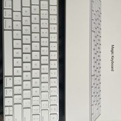 Apple Keyboard 