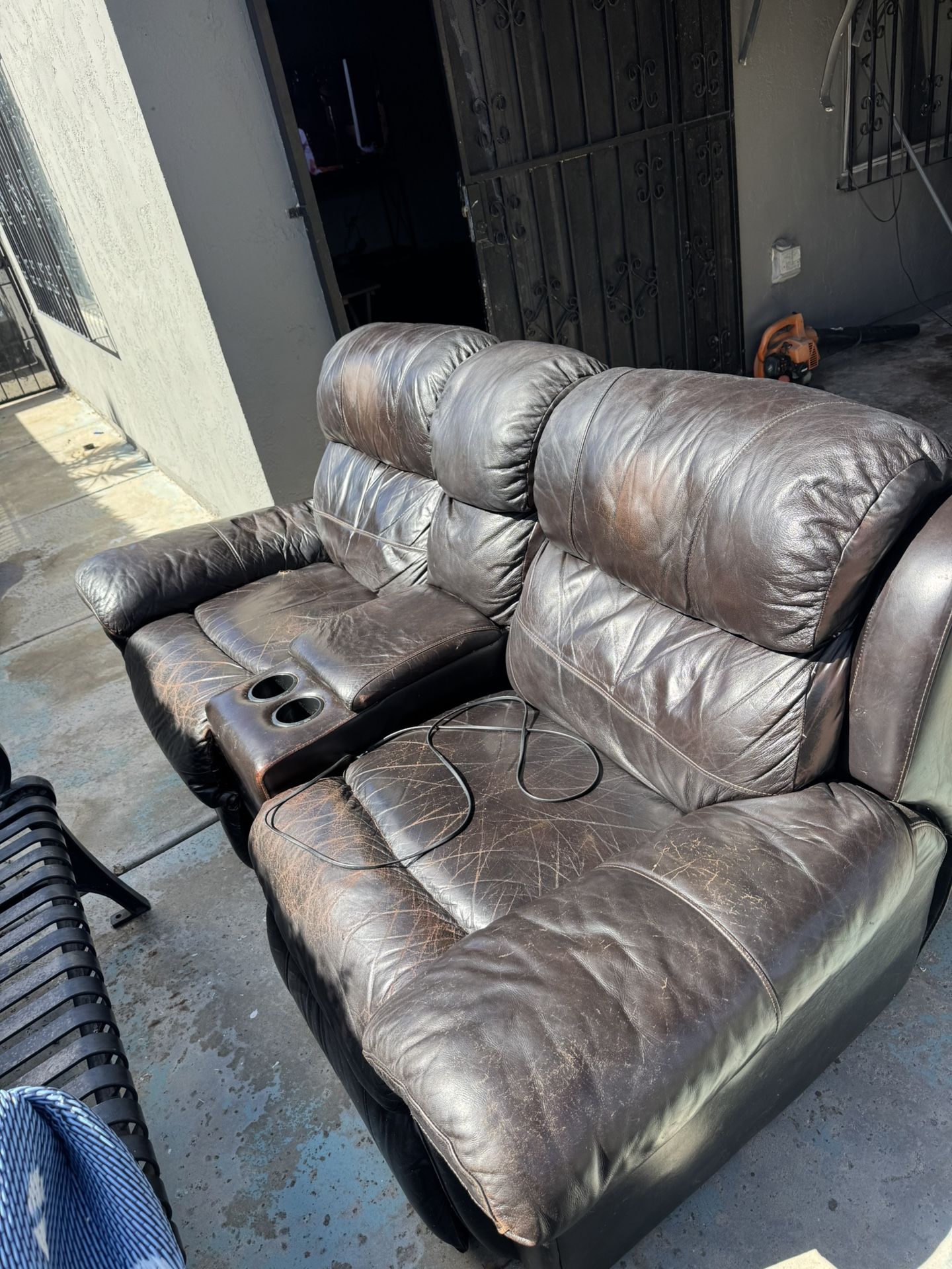 Free Reclining Sofa
