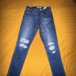 Women’s Levi Jeans 