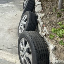 Set De Llantas En Excelente Condición Para Camry Pa Cualquier Camry Le Quedan 