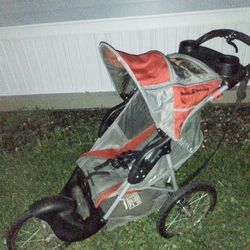 Jogger Almost Brand New Condition Perfect For Running Mothers Or Parents Color Is Red And Black Nothing Is Wrong With Any Of The Pieces Of The Jogger 