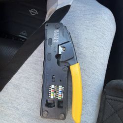 Ethernet wire crimper