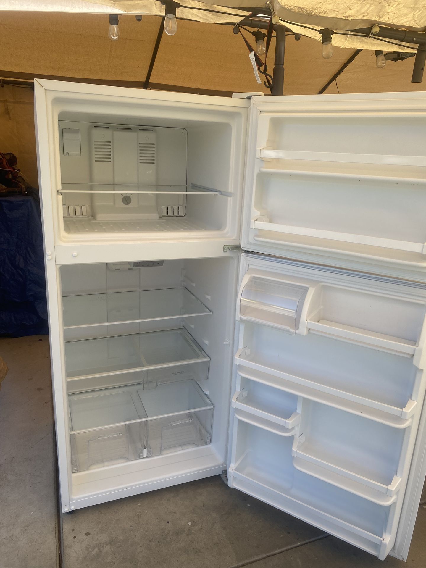 Whirpool Fridge everything works well