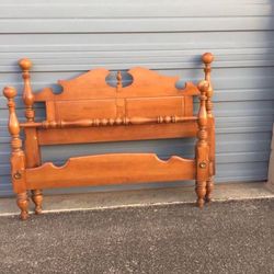 🎁FULL SIZE BED HEADBOARD AND FOOTBOARD🎁
