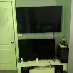 60in Samsung Smart Tv & 42in Roku Tv 