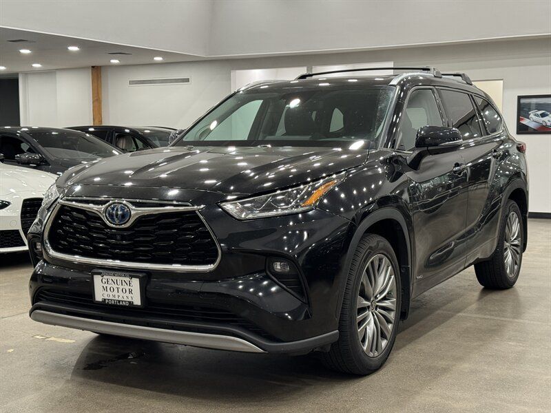 2021 Toyota Highlander Hybrid Platinum