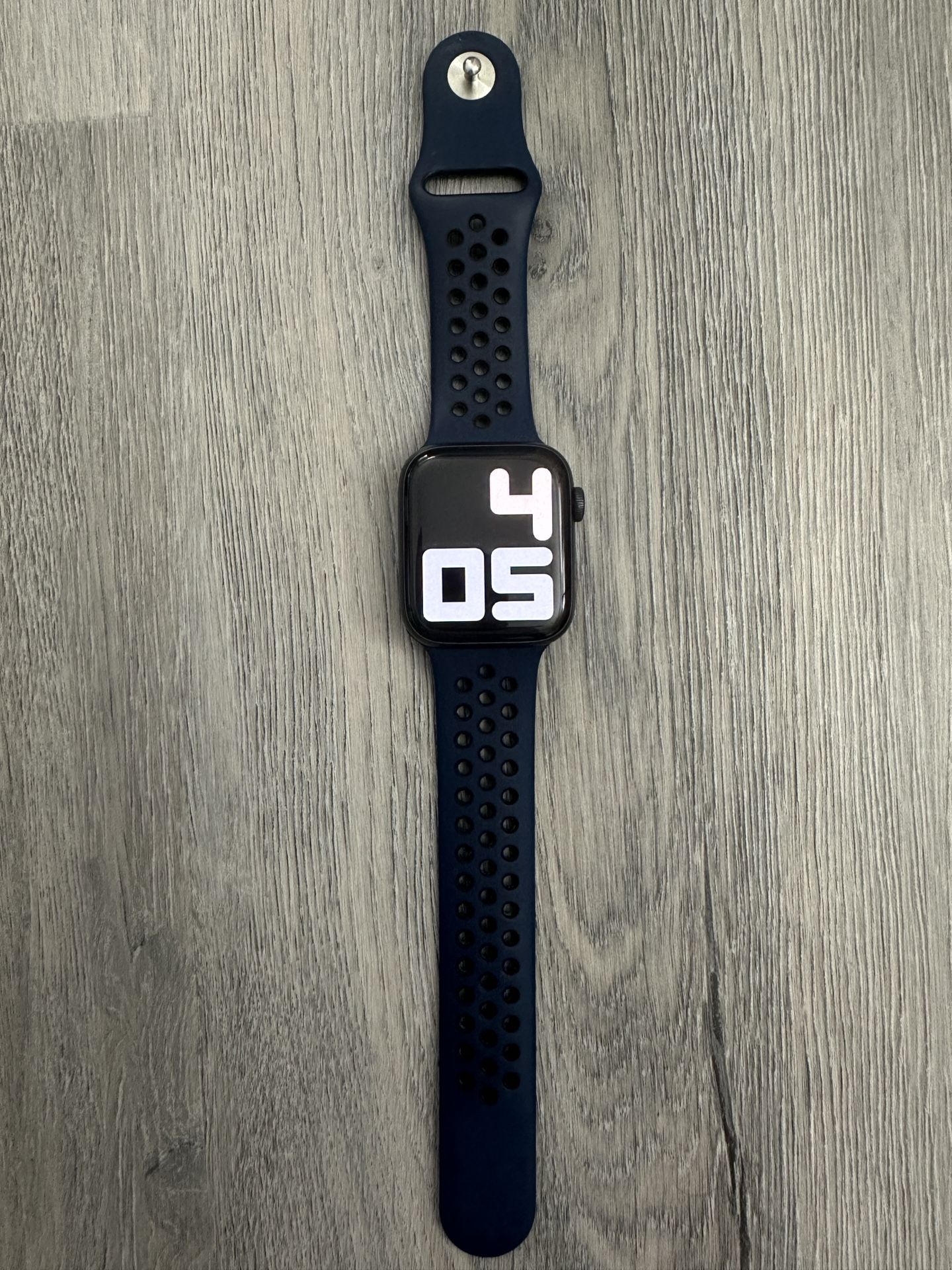 Apple Watch SE 44mm NIKE Space Grey GPS A2352