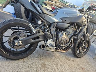 Yamaha mt 07 2015