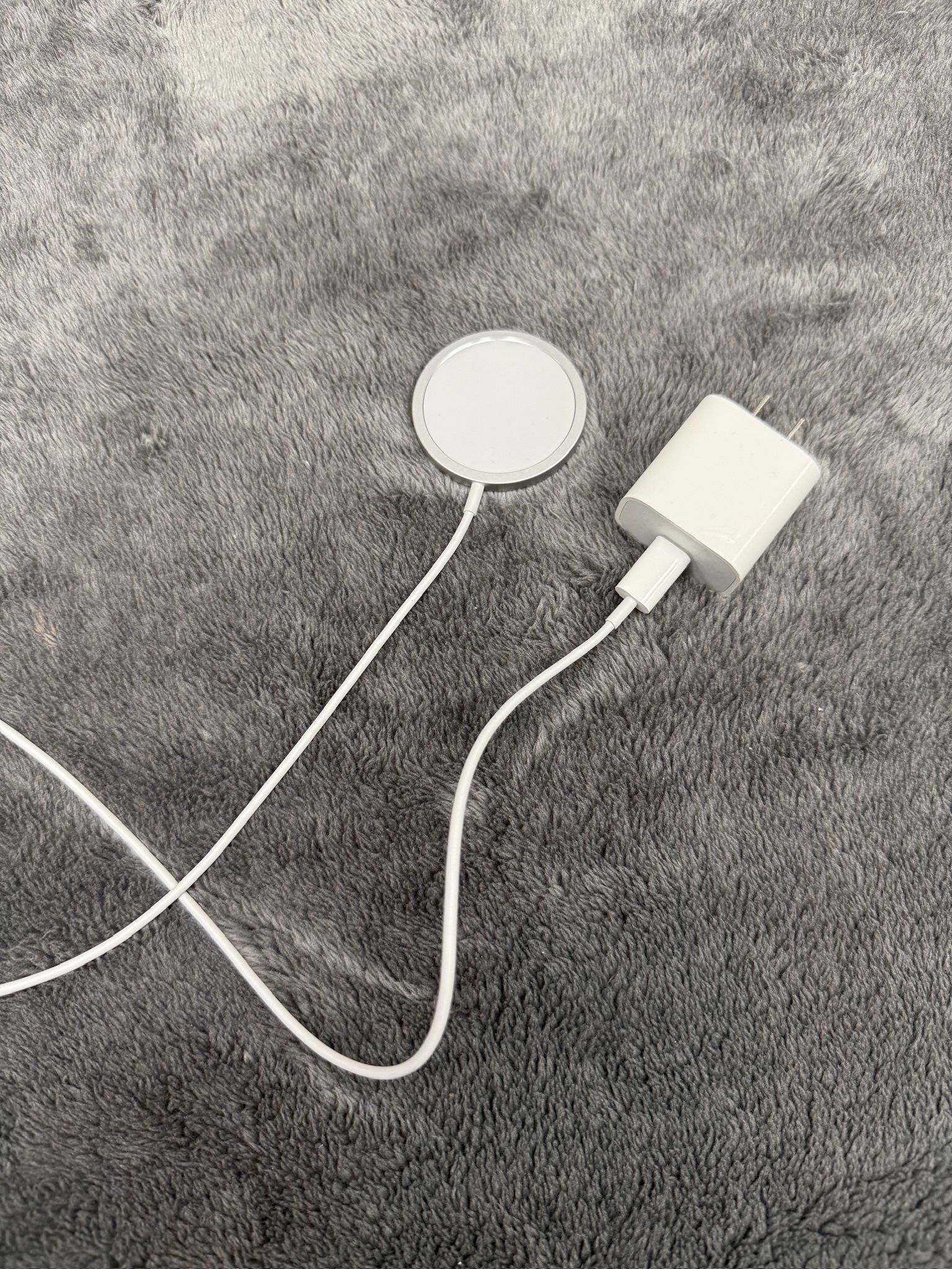Wireless Cell Phone, Airpods, etc Charger in great shape!