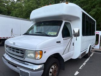 2002 Ford Econoline E350 Super Duty Cutaway