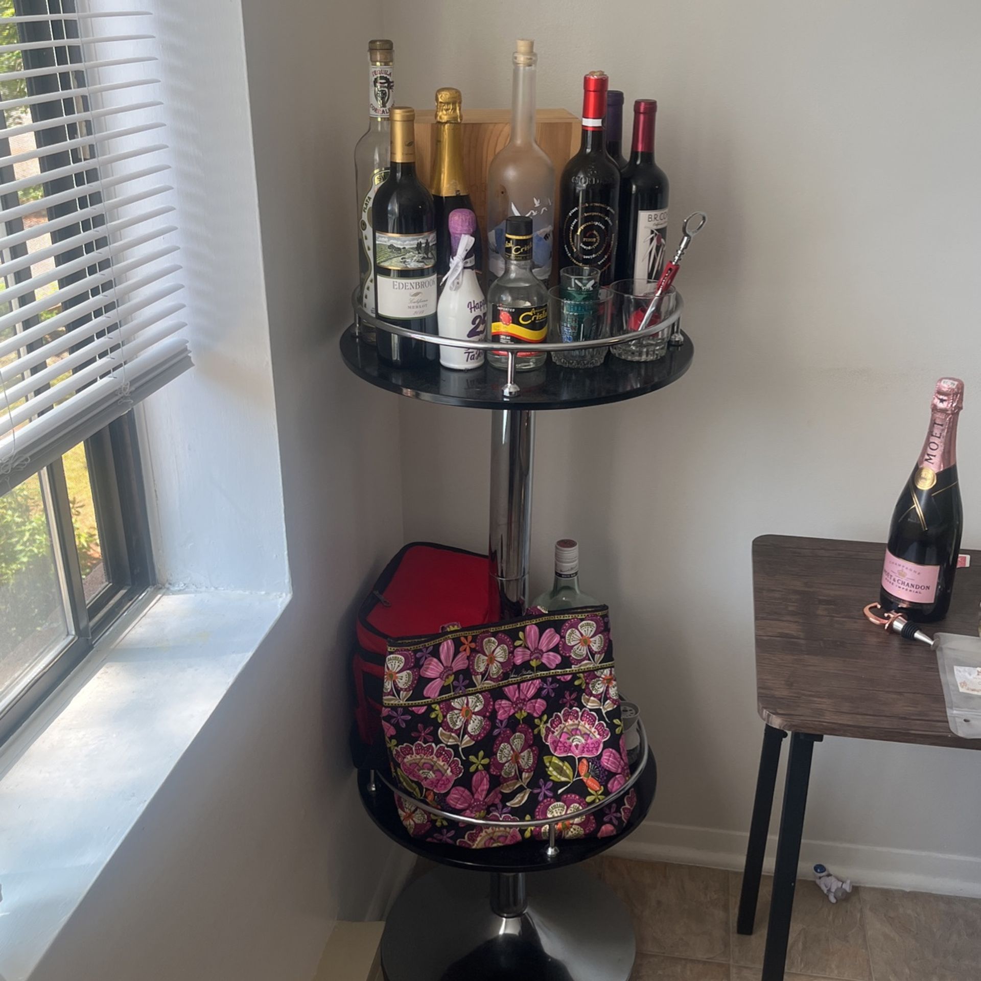 Bar Stand