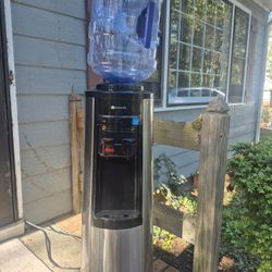 Oasis, Hot/Cold Water Fountain At 23236