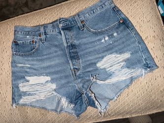 Women’s Levi shorts