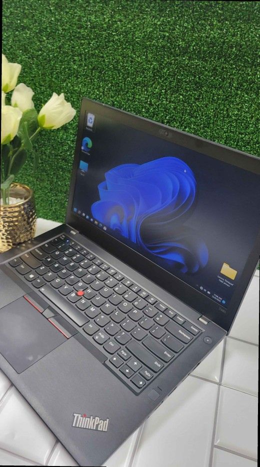Lenovo ThinkPad T490 touchscreen i7 8th gen quad core 16 GB ram 512 GB SSD Windows 11