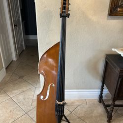 Guitar / Bass Stand 