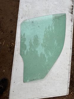 92-2011 Ford crown Victoria door glass