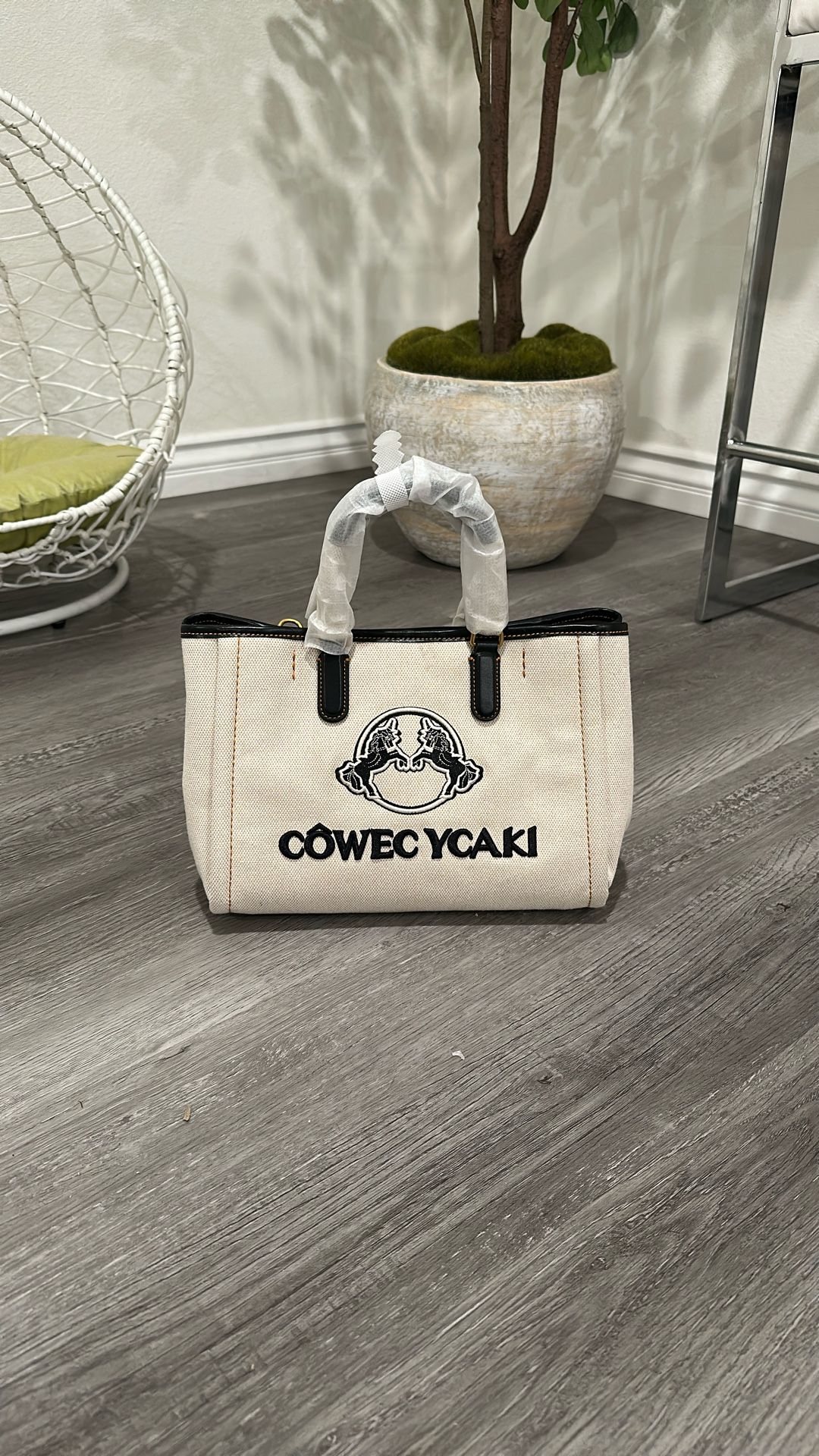 Women’s Crossbody