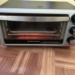 Hamilton Beach 4 Slice Broiler Toaster Oven