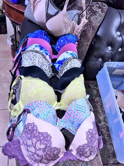 Victorias secret size 32c push up $10 cada uno