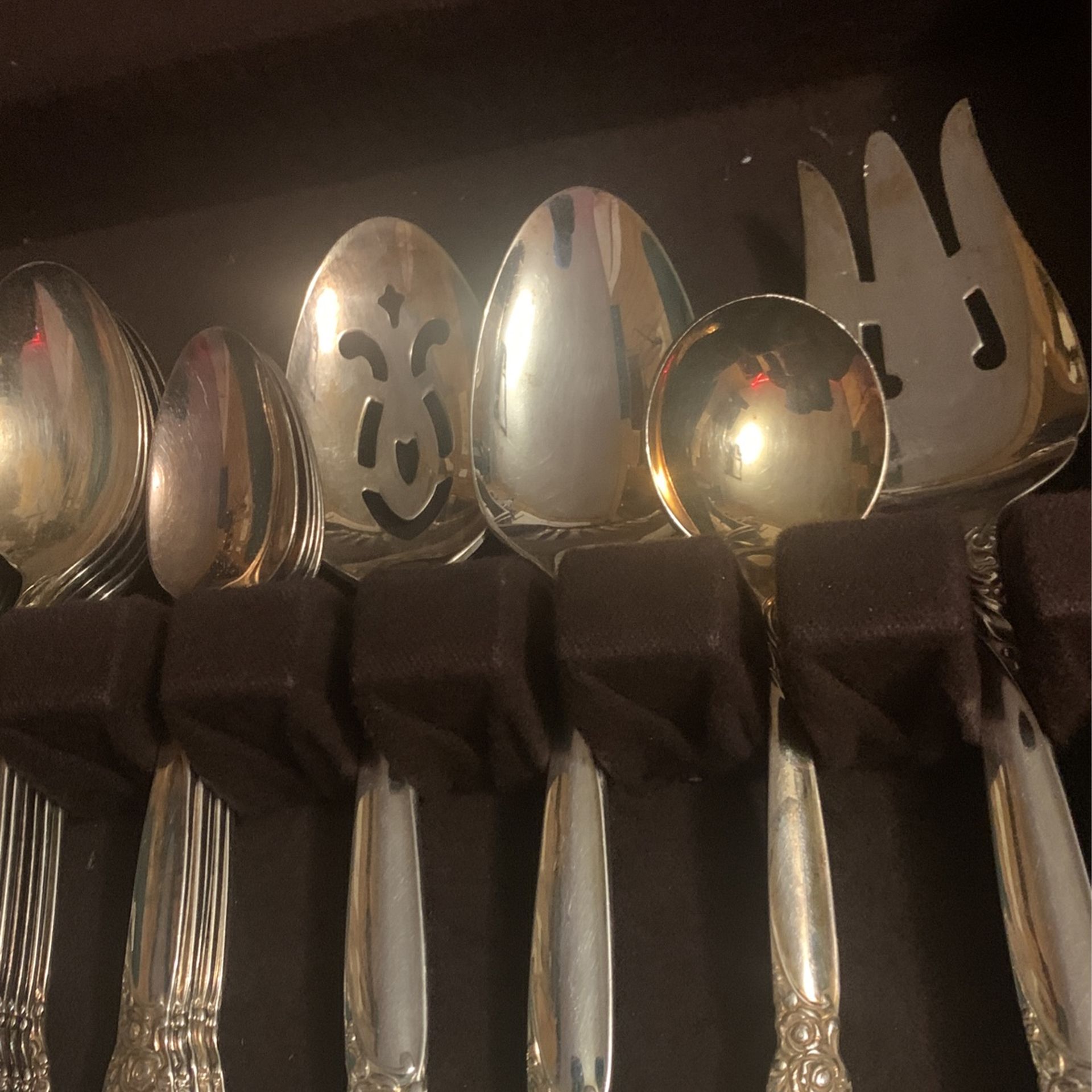 Oneida Ltd. Silversmiths Ballad Country Lane Silverplate Set 70 Pieces