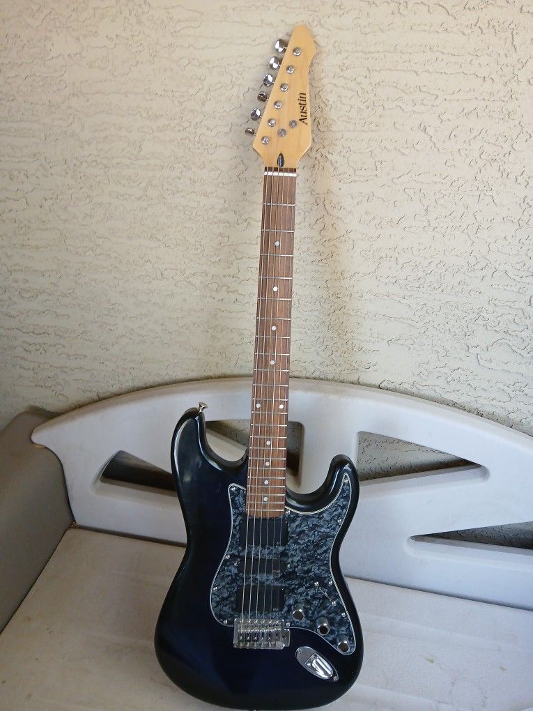 EMG Pickups Strat Guitar With Gig Bag
