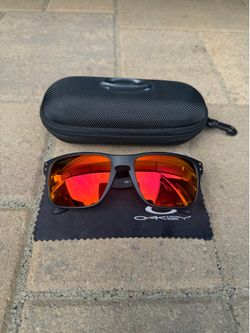 Oakley Holbrook Sunglasses Crystal Matte Black Frame Red Prizm Ruby Fire Iridium Lens W/ Case Cloth