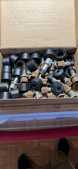 Volkswagen Jetta 2011 & Up lug Bolts