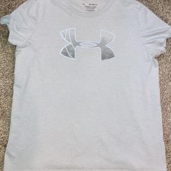  Girl’s Under Armour Shirt. Size Youth Large