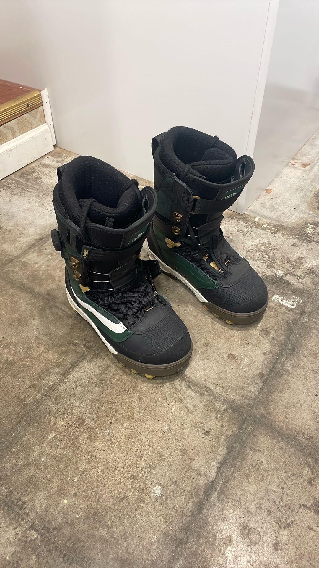 Vans Infuse Snowboard Boot Size 10