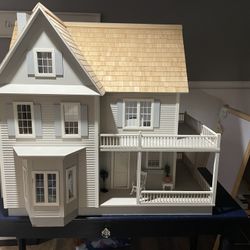 Victoria's Farmhouse Dollhouse, Hobby Lobby