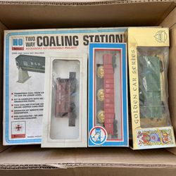 Vintage Train Lot - Renwal Two Way Coaling Station Remote Control Unit & 3 Trains