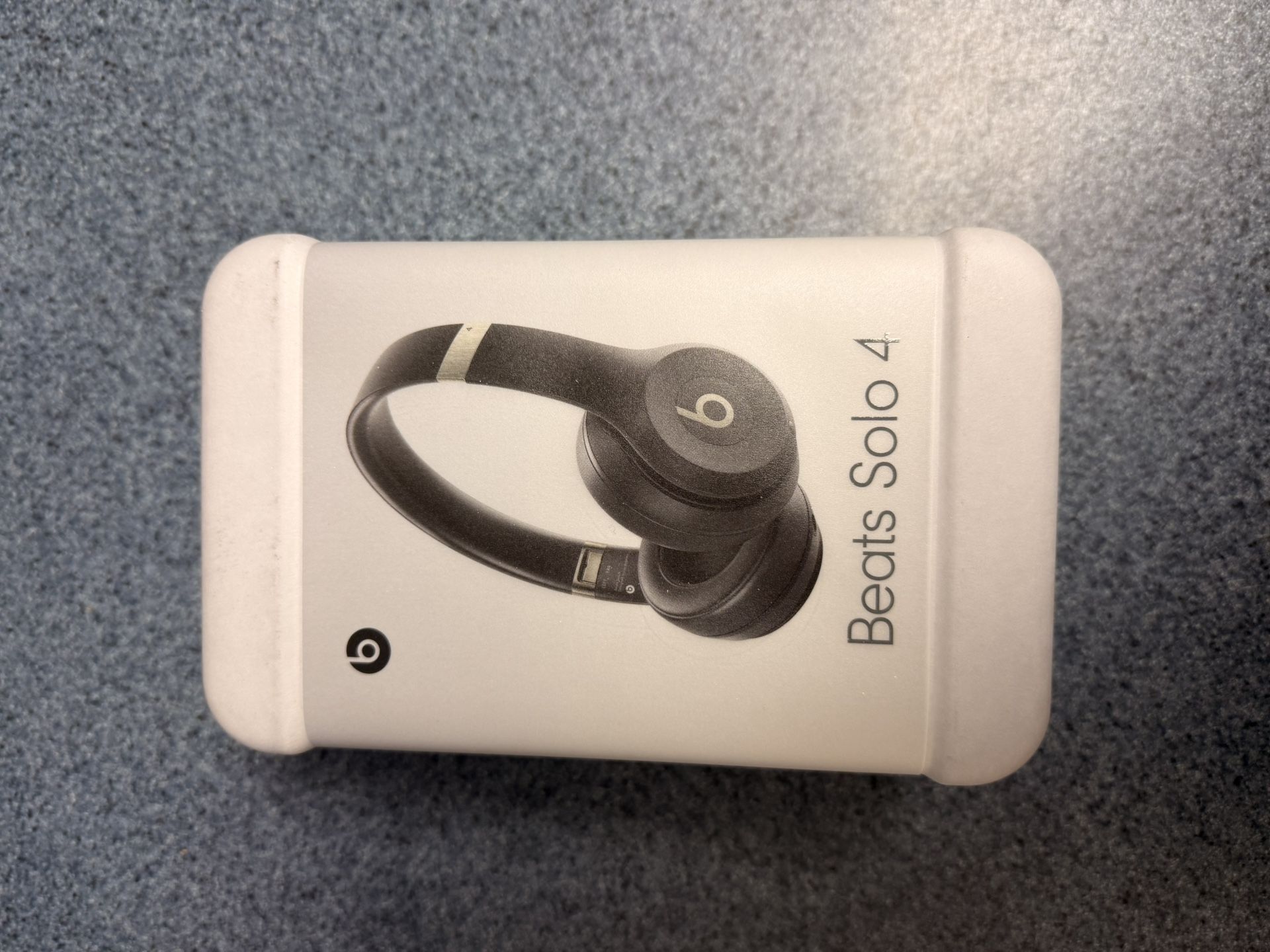 Beats Solo 4