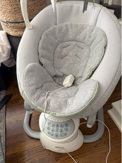 Graco Soothe my way swing