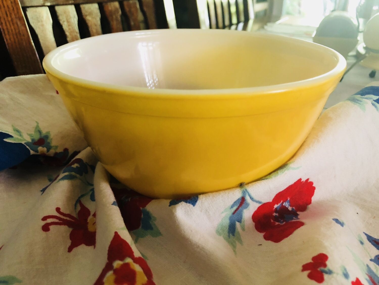 VINTAGE 1960'S YELLOW PYREX #402 MIXING BOWL ~ 1 1/2 QT