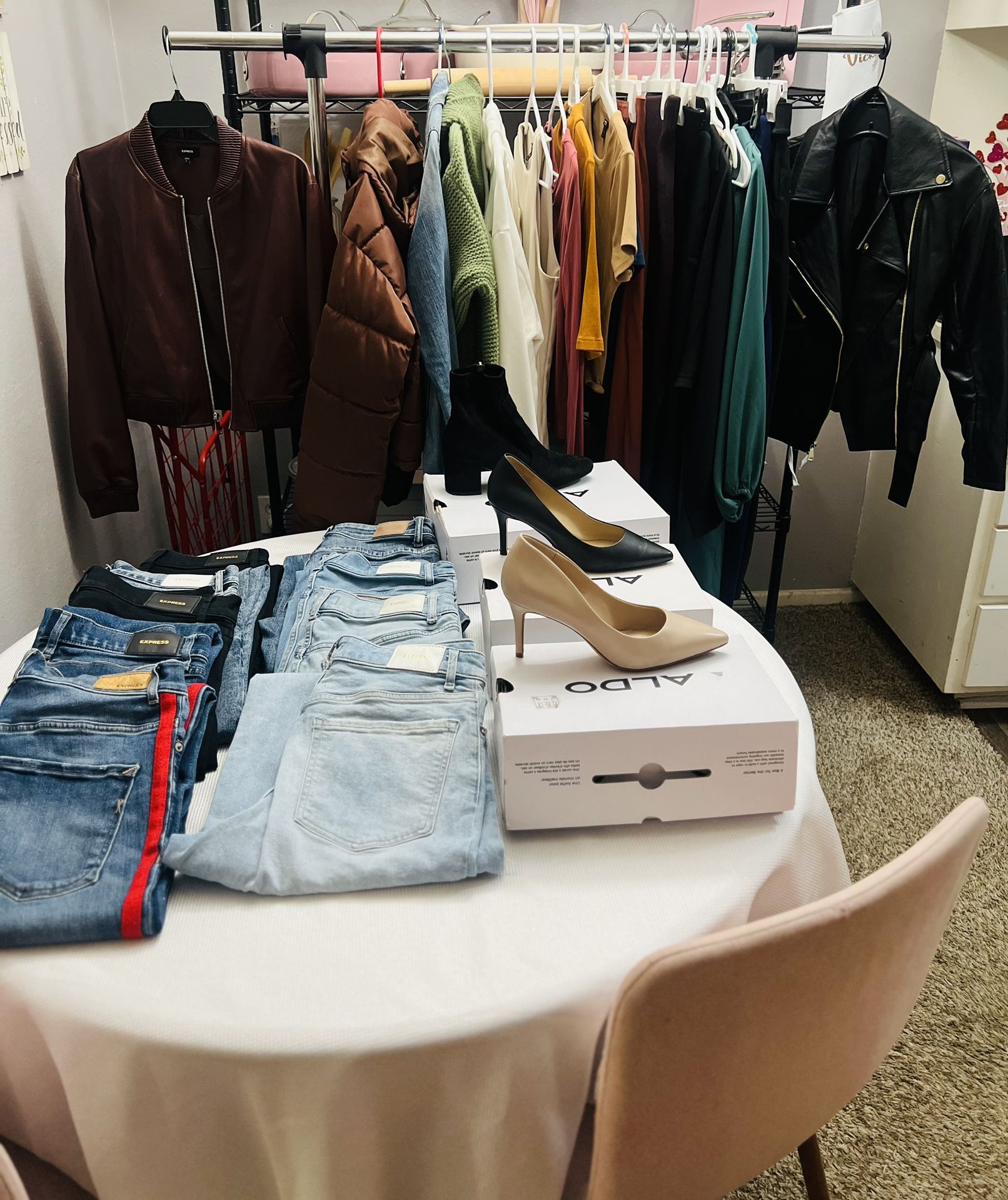 Women’s clothing, 31 Items total, 9 Express jeans sizes 4-6 , 3 Aldo’s shoes size 8,  2  express jackets,  1 Hollister Jean jacket, 1 Hollister sweate
