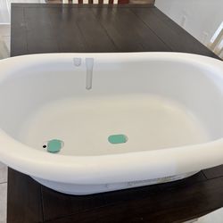 Baby Frida bathtub
