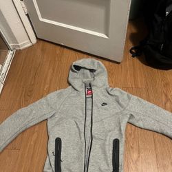 Nike tech grey size small 100% authentic  