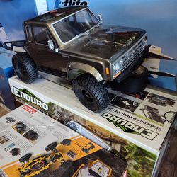 RC electric rock crawler Enduro element 1/10 scale 4x4 sendero