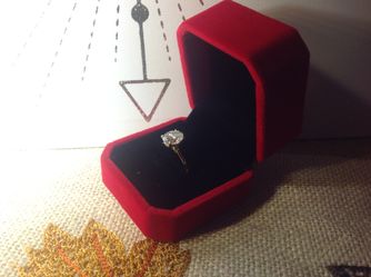 2ct VVS Oval Diamond Ring –18k Vermiel Size 7 GRA Certified –
