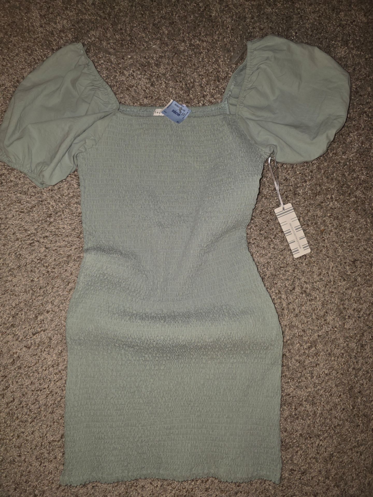 Vestido mediano nuevo