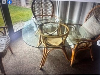 Sunroom Table and Chairs