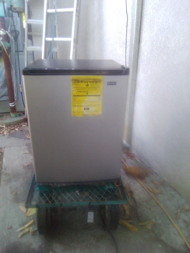 Kenmore Mini Refrigerator