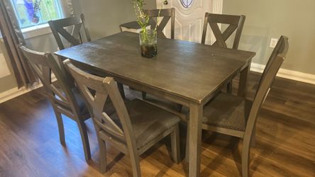 Dining  room table