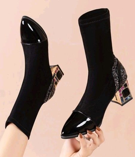 ELEGANT  BLACK BOOTS SIZE 5 5