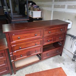 Solid Wood Bedroom Set – Dresser + 2 Nightstands (All Drawers Included)