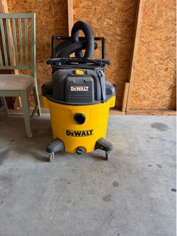 Dewalt Dry/Wet  Shop Vacuum. Like New