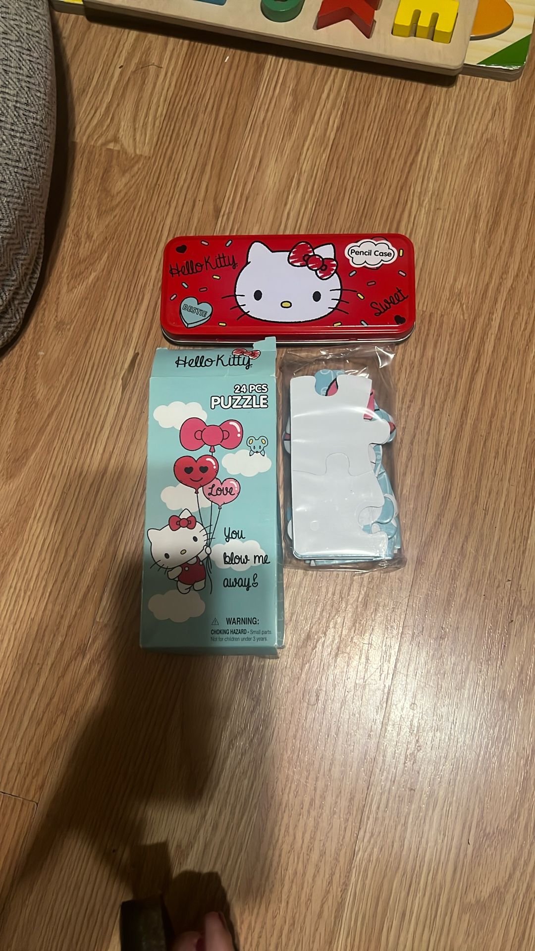 Hello Kitty Case And Puzzle
